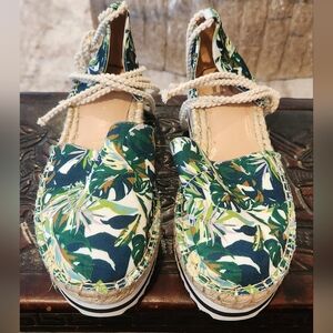 Jennifer Lopez Green Tropical Espadrille shoes women's 6.5